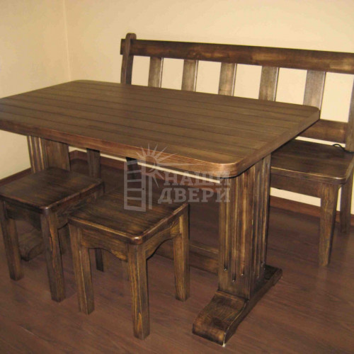 Традиционные состаренные стол и скамья из массива